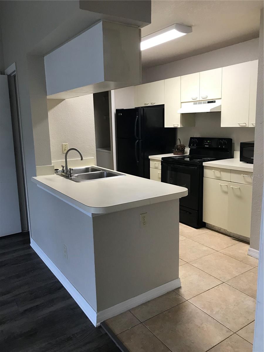 Image 2 of 6 For 2550 Alafaya Trail 1207