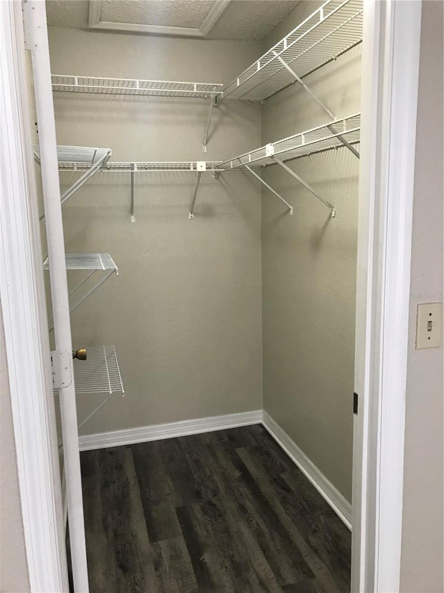 Image 6 of 6 For 2550 Alafaya Trail 1207