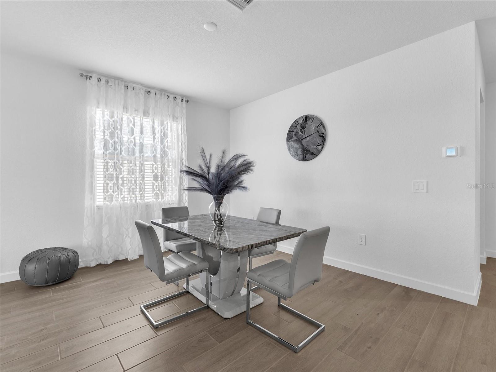 Image 10 of 29 For 7961 Lakes Edge Lane