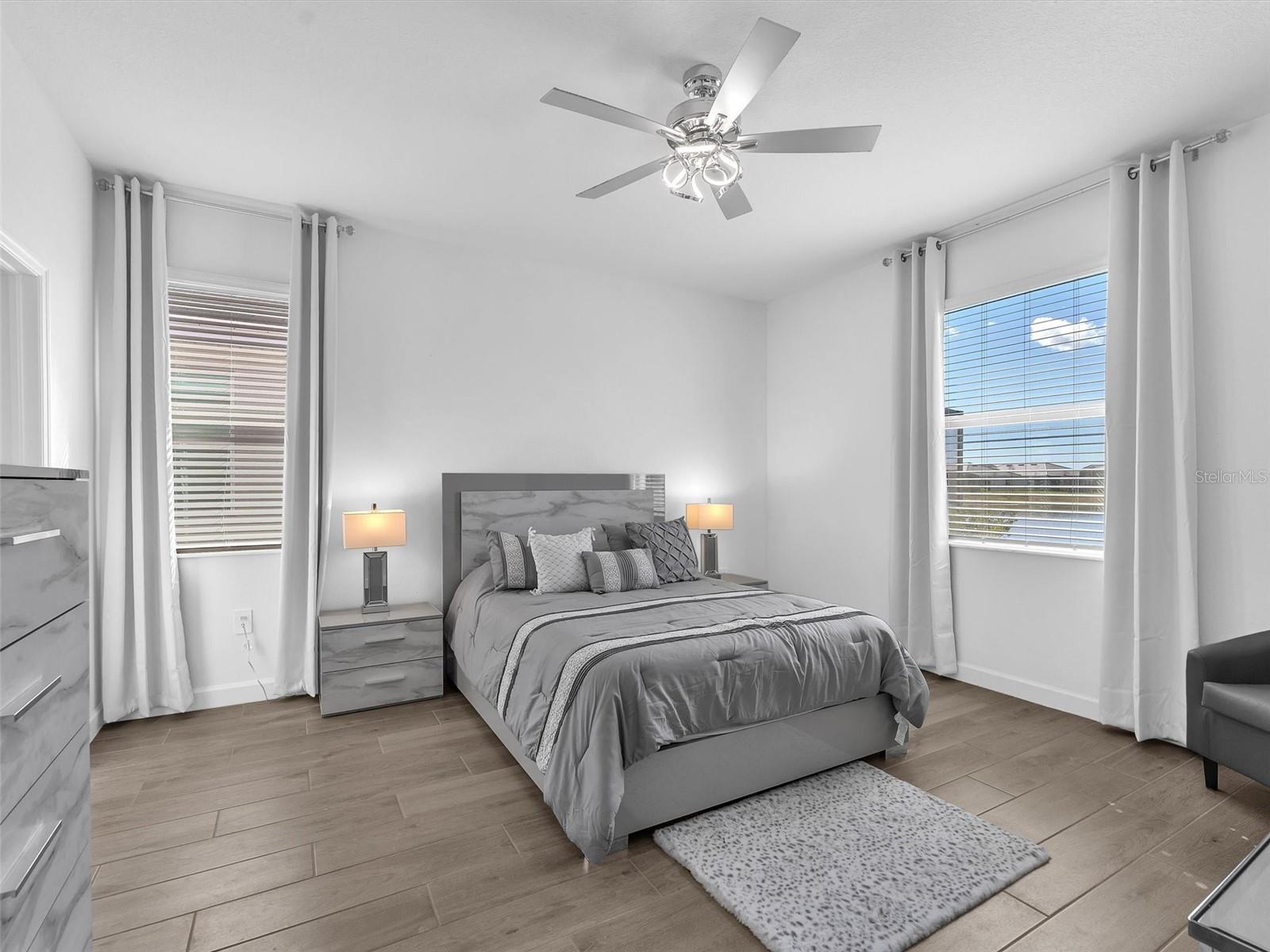 Image 13 of 29 For 7961 Lakes Edge Lane