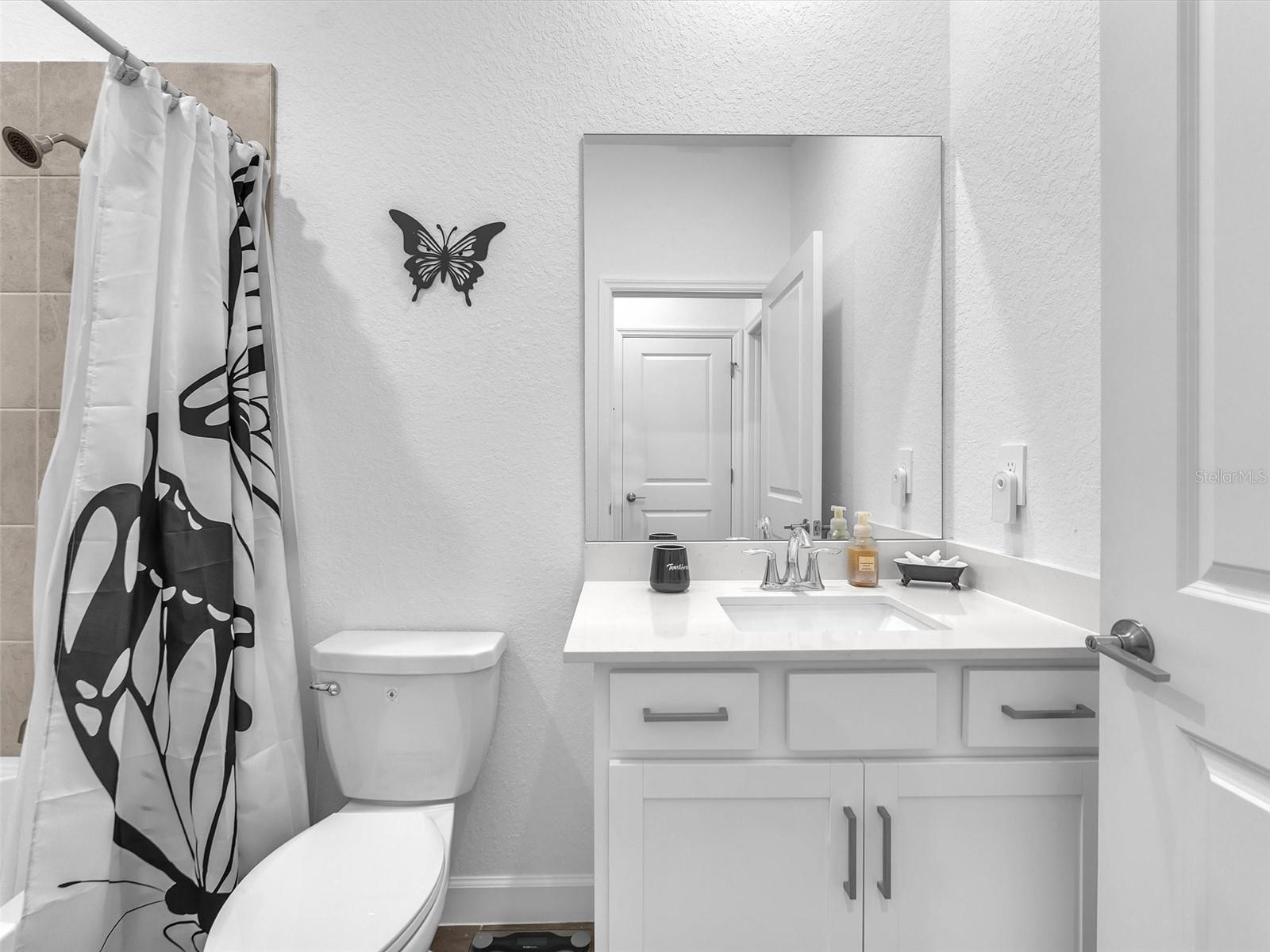 Image 18 of 29 For 7961 Lakes Edge Lane