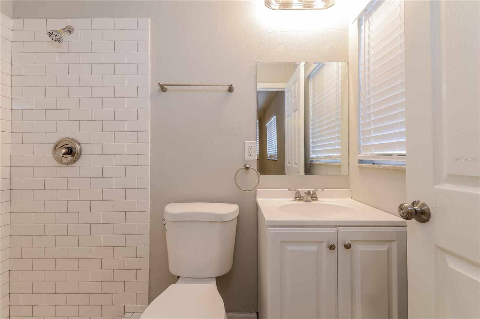 Image 14 of 16 For 1706 17th Avenue Drive E