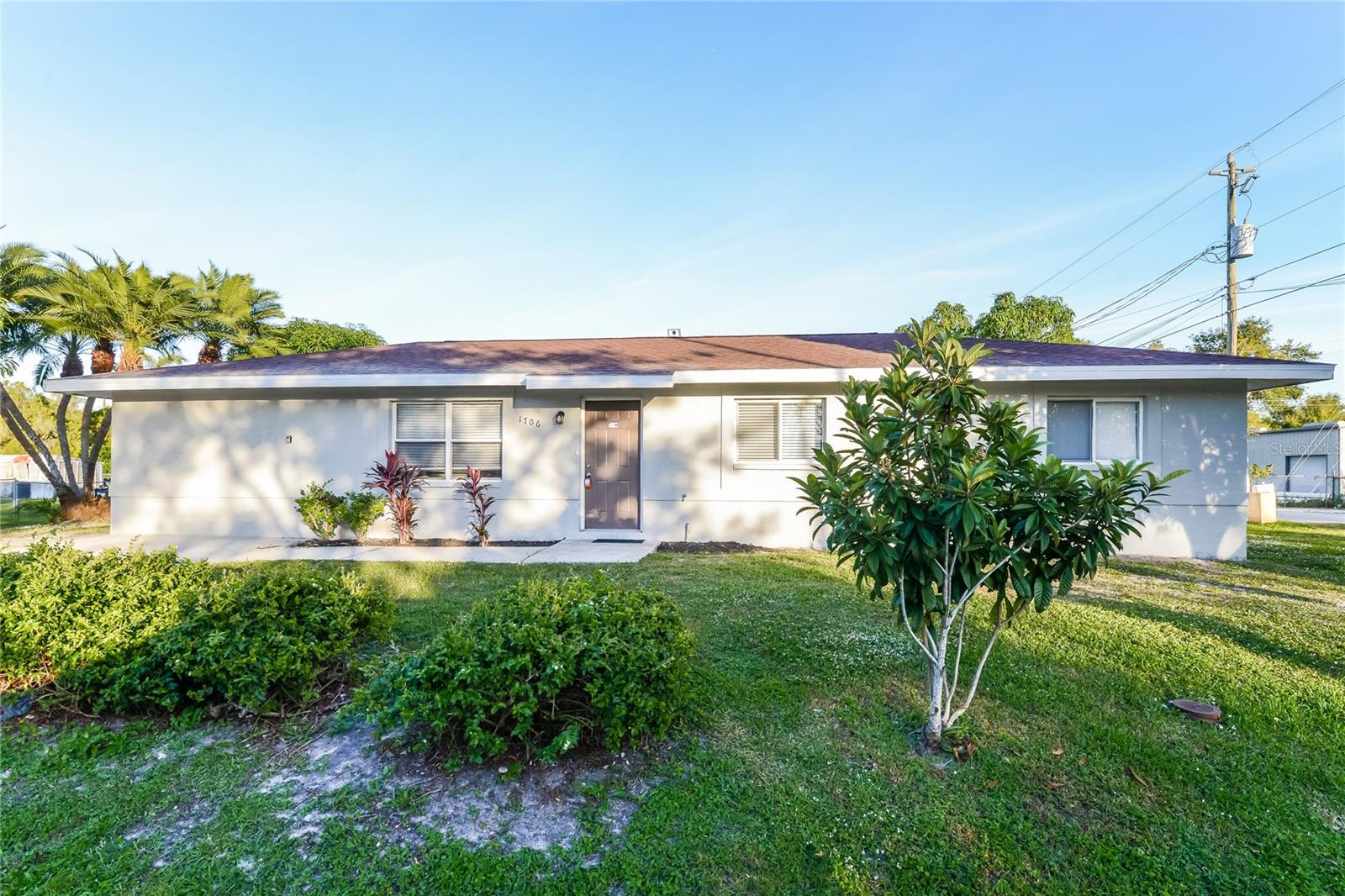 Image 2 of 16 For 1706 17th Avenue Drive E