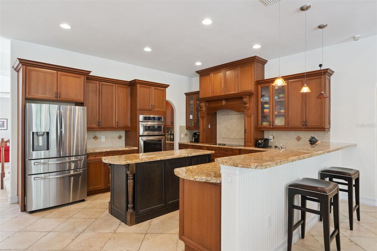 Image 18 of 97 For 799 Oak Shadows Road