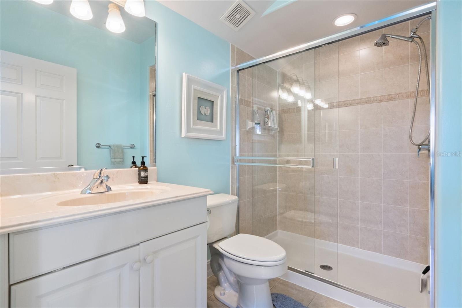 Image 33 of 97 For 799 Oak Shadows Road