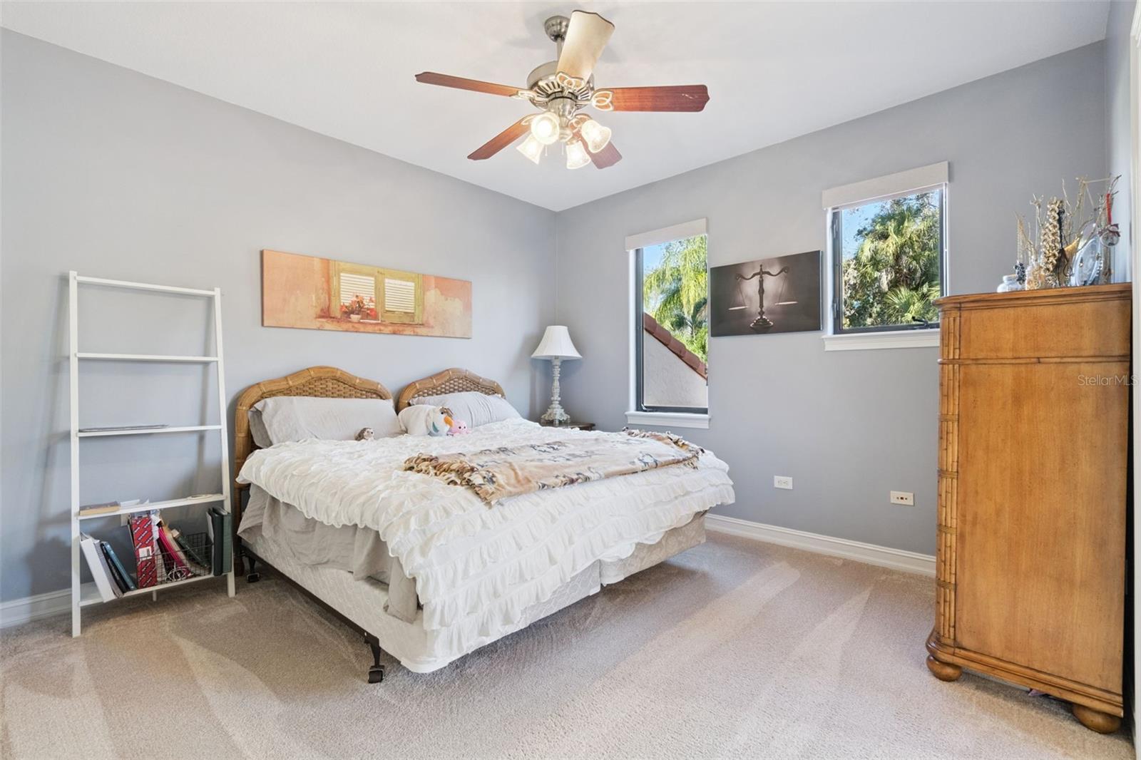 Image 34 of 97 For 799 Oak Shadows Road