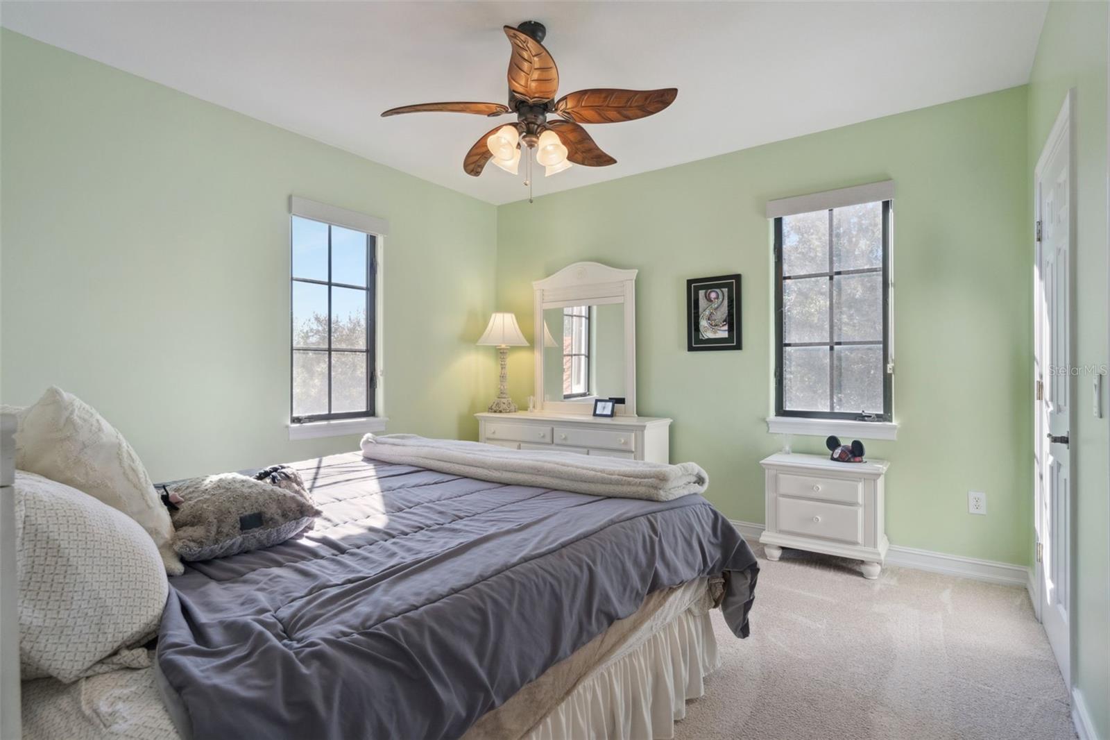 Image 38 of 97 For 799 Oak Shadows Road