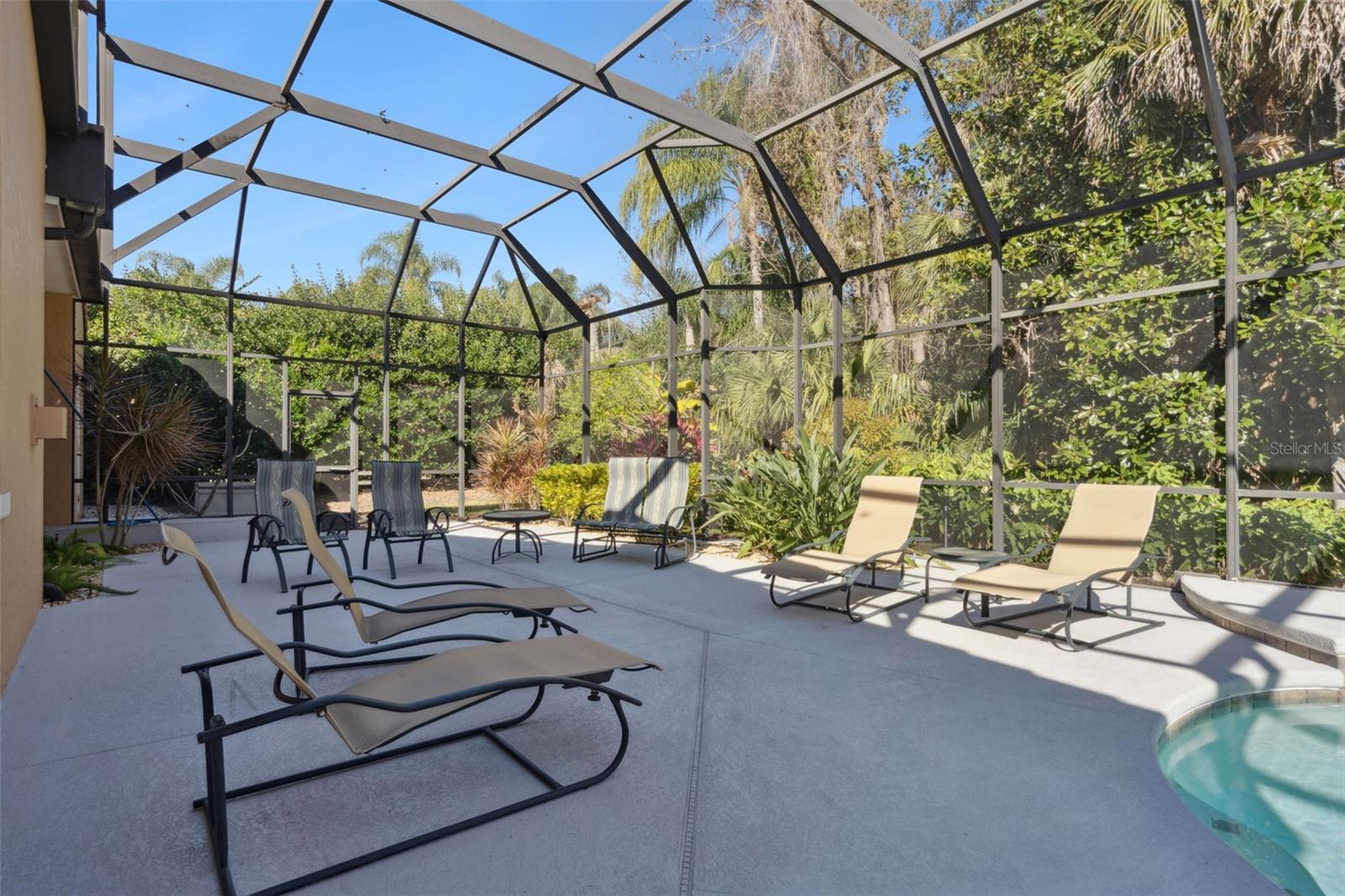 Image 44 of 97 For 799 Oak Shadows Road