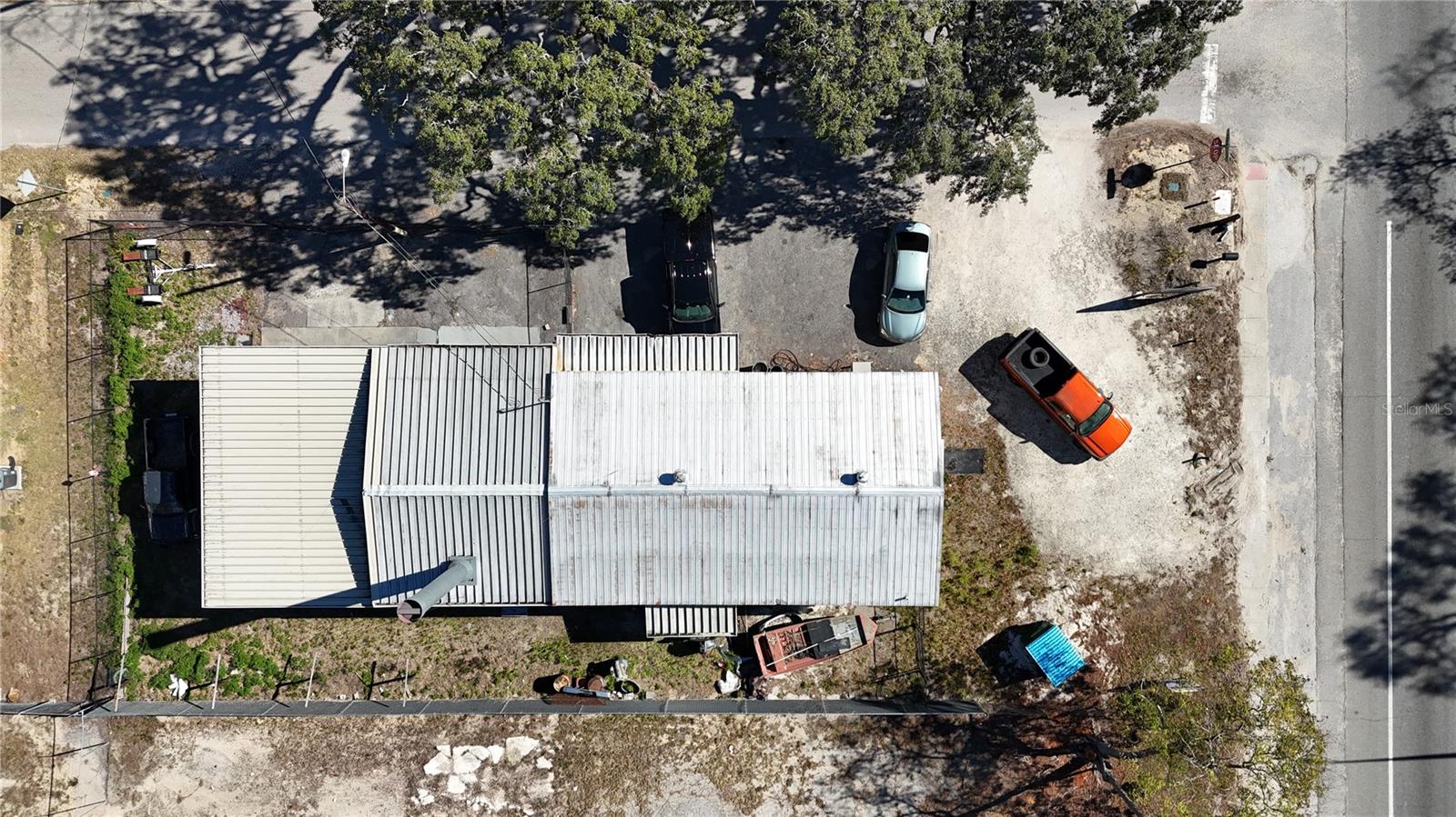 Listing photo id 11 for 10 Barry Avenue