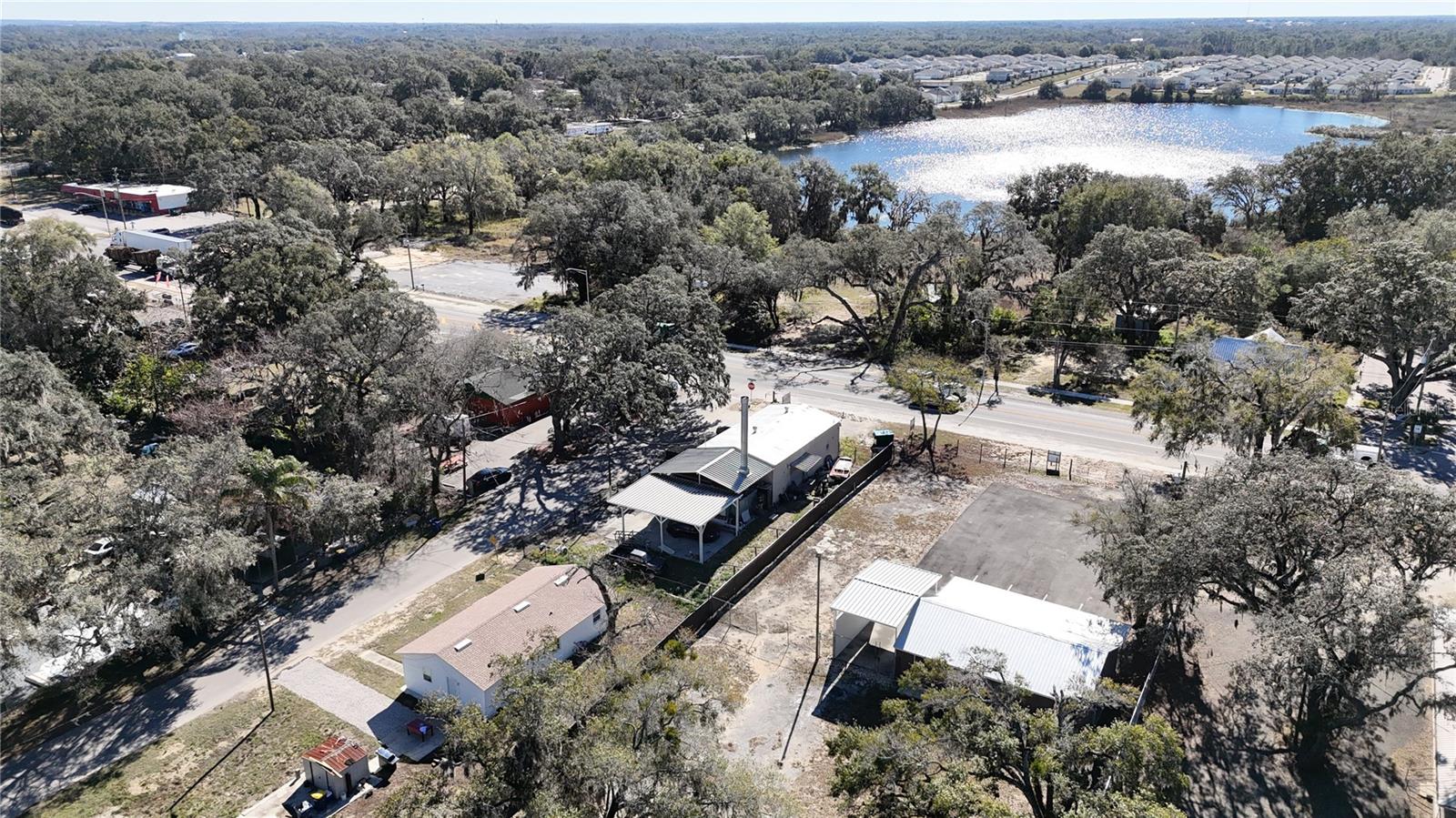 Listing photo id 1 for 10 Barry Avenue