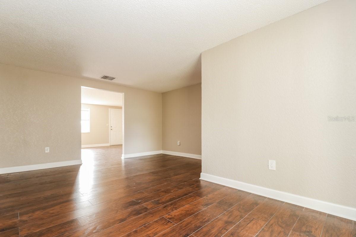 Image 10 of 13 For 4929 Amherst Court