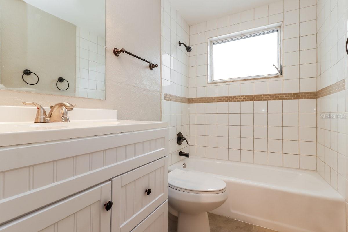 Image 4 of 13 For 4929 Amherst Court