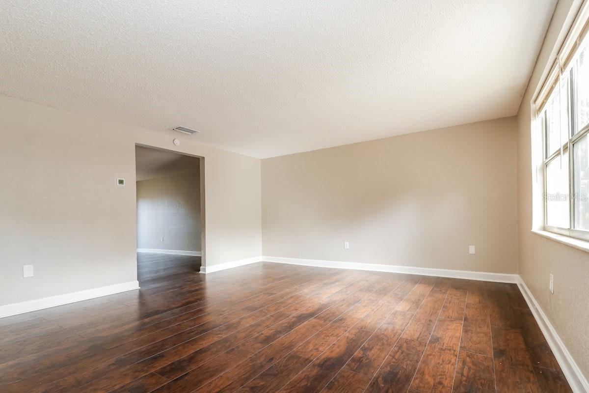 Image 9 of 13 For 4929 Amherst Court