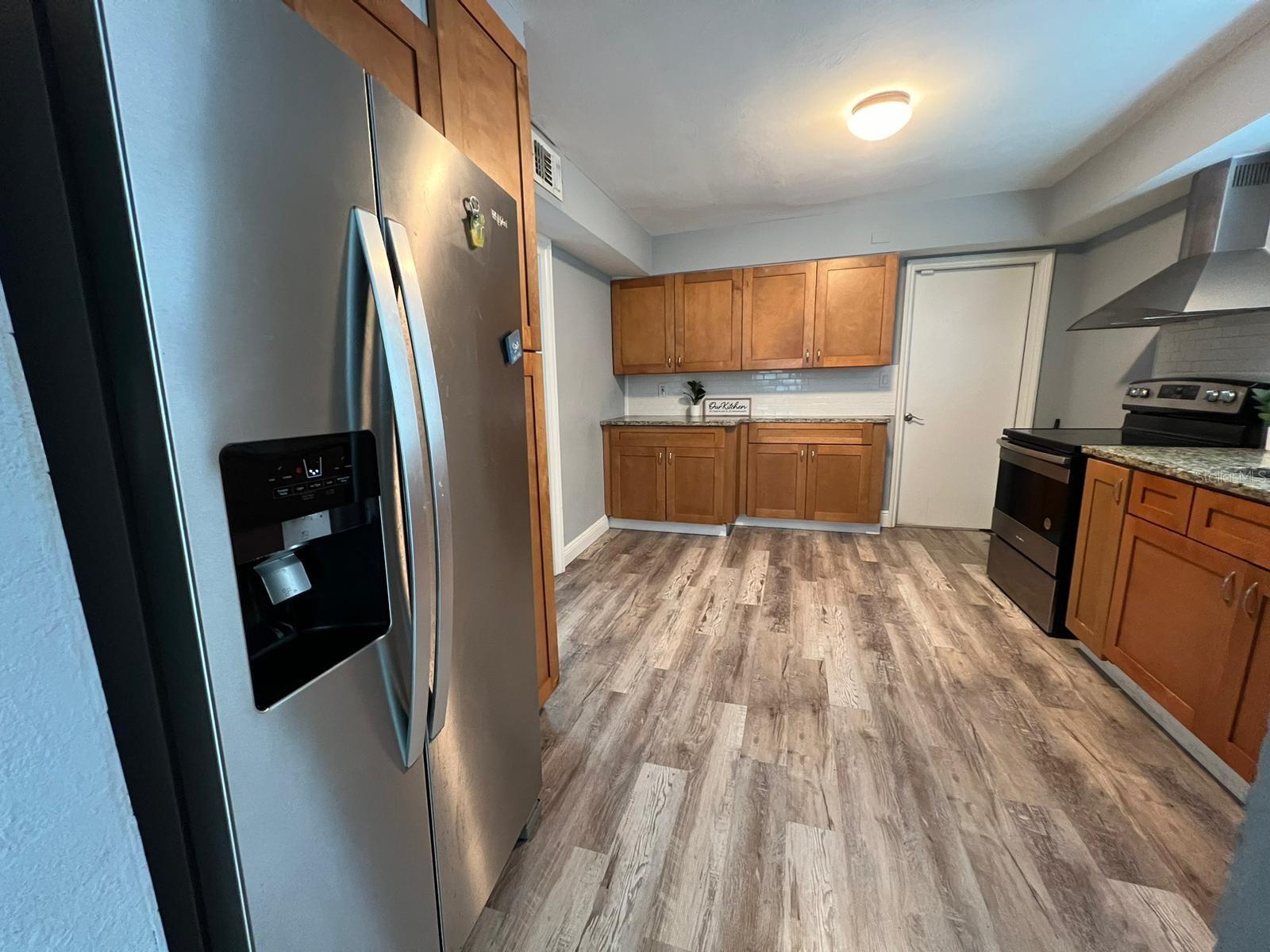 Image 11 of 27 For 641 Fremont Avenue