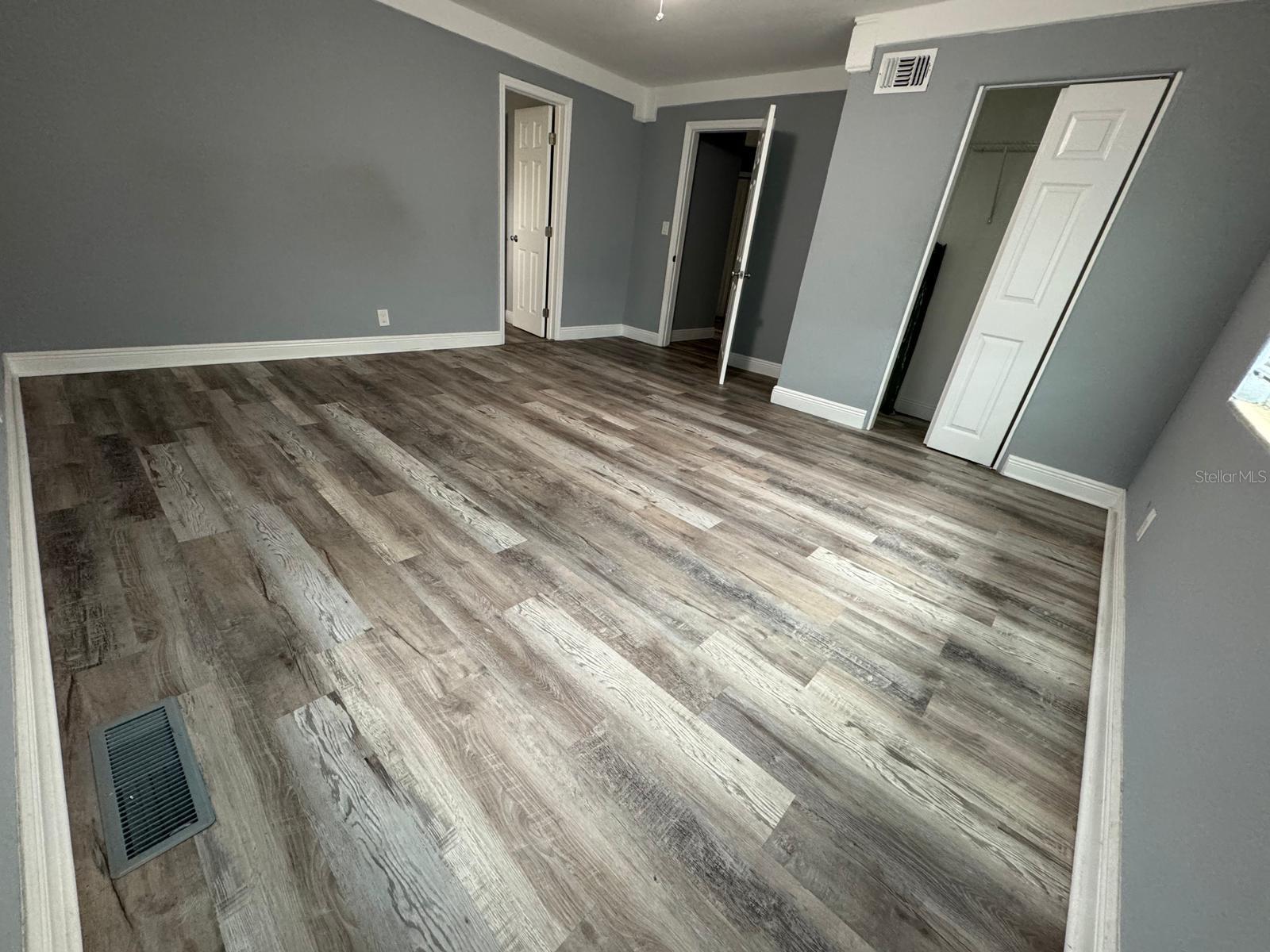 Image 21 of 27 For 641 Fremont Avenue