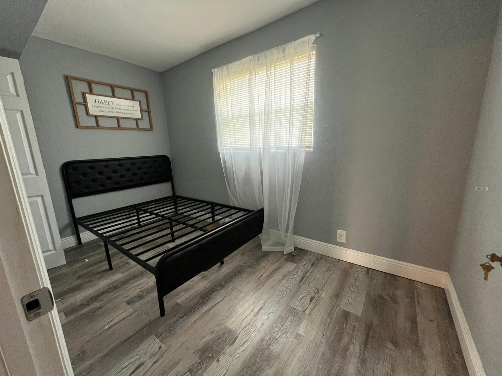 Image 6 of 27 For 641 Fremont Avenue