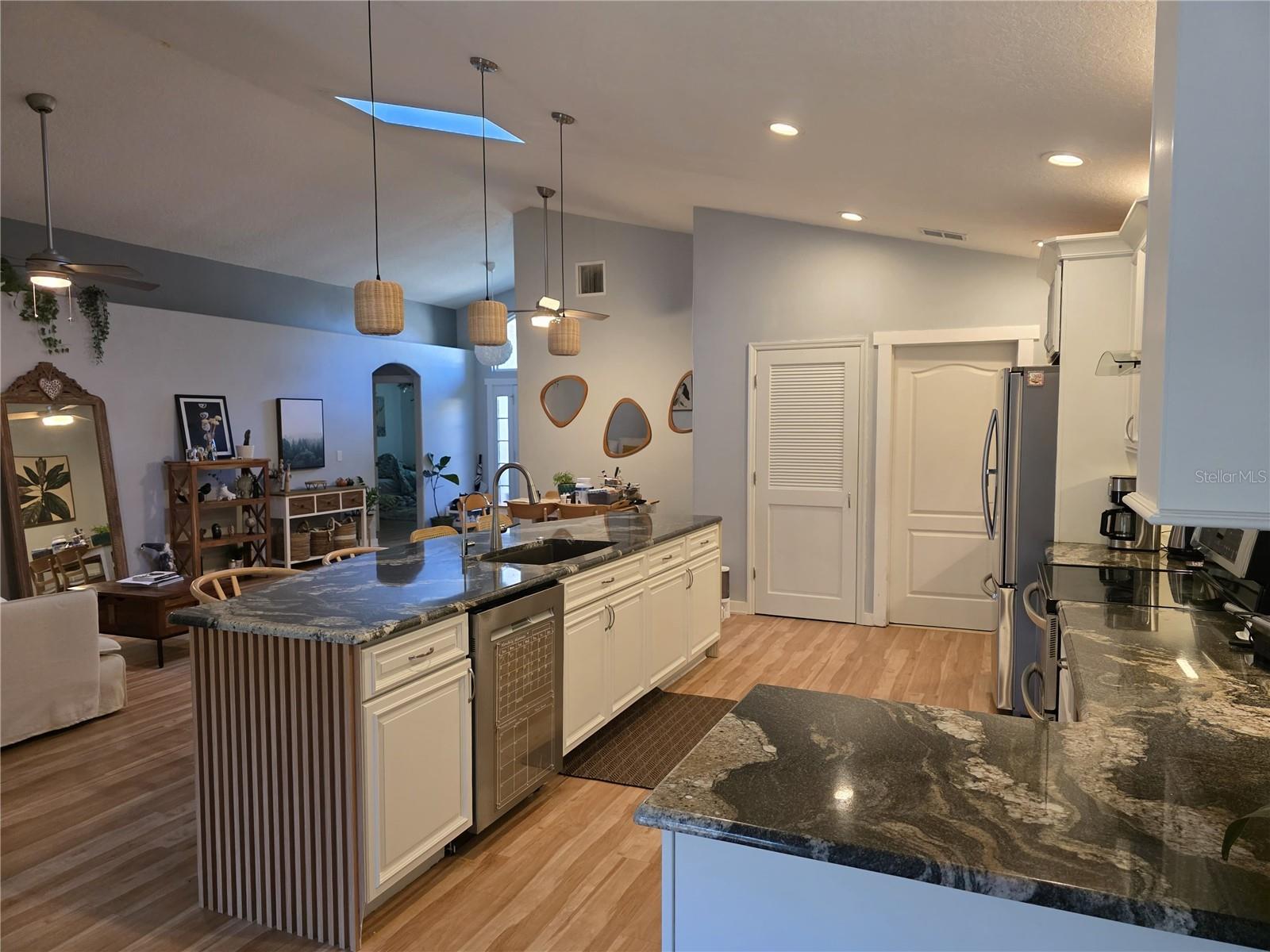 Image 15 of 37 For 2119 Oakington Street