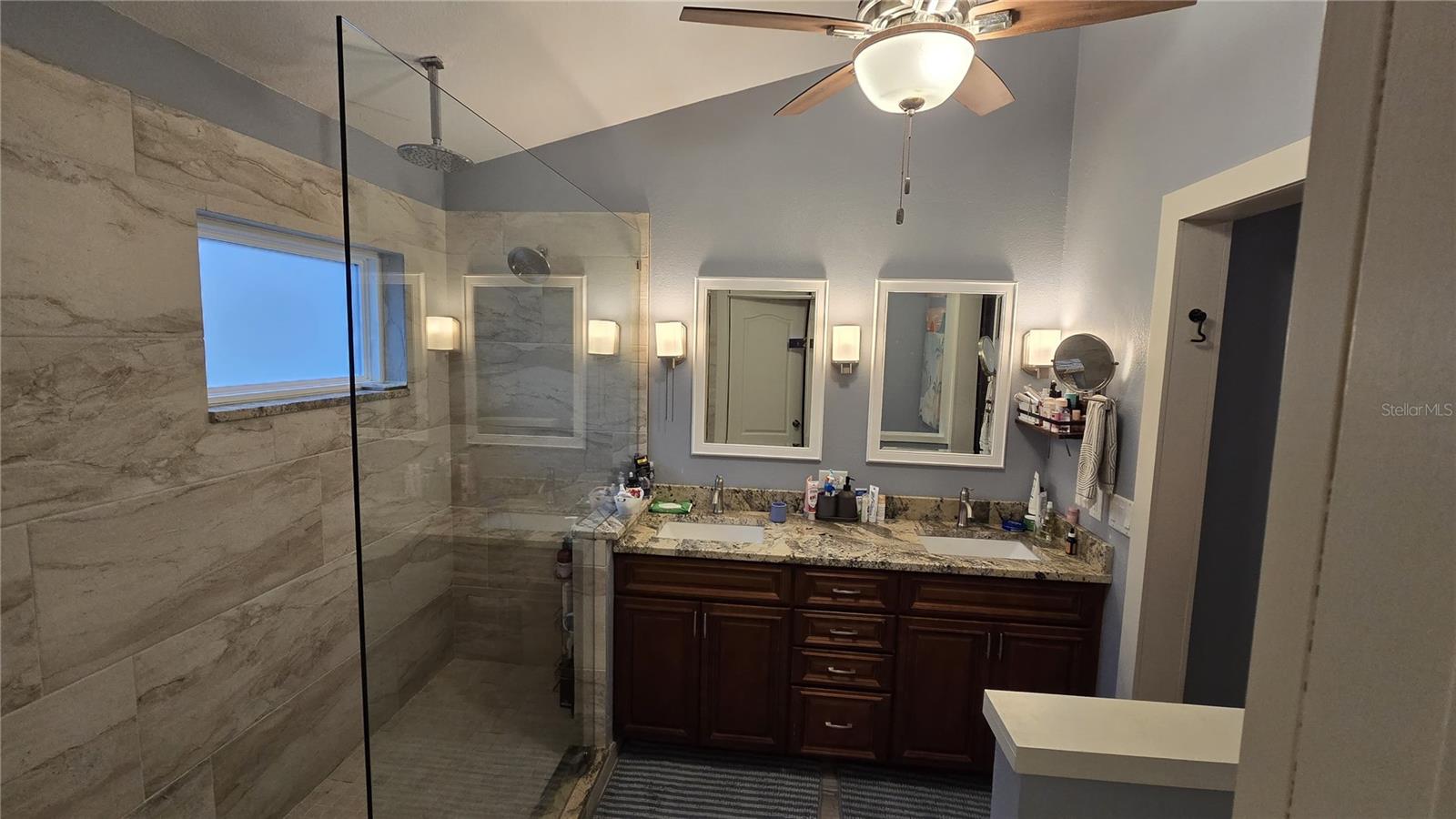 Image 21 of 37 For 2119 Oakington Street