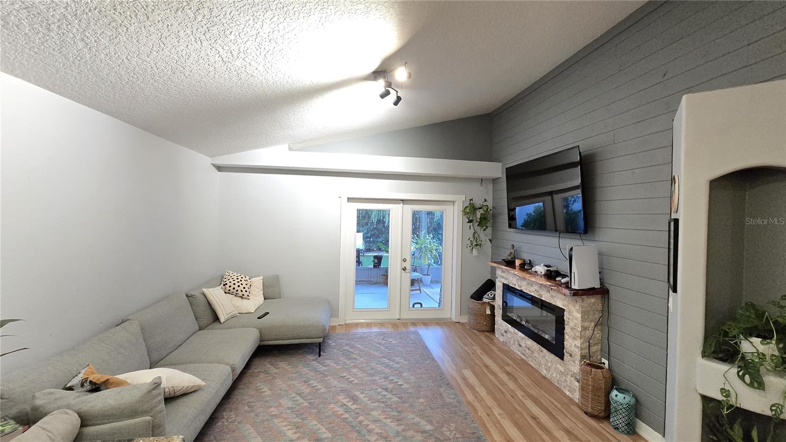 Image 4 of 37 For 2119 Oakington Street