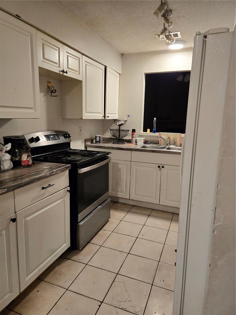 Image 3 of 3 For 572 Maineline Boulevard