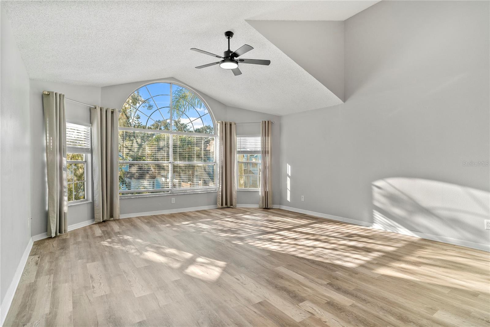 Image 5 of 34 For 2745 Poinciana Boulevard 68