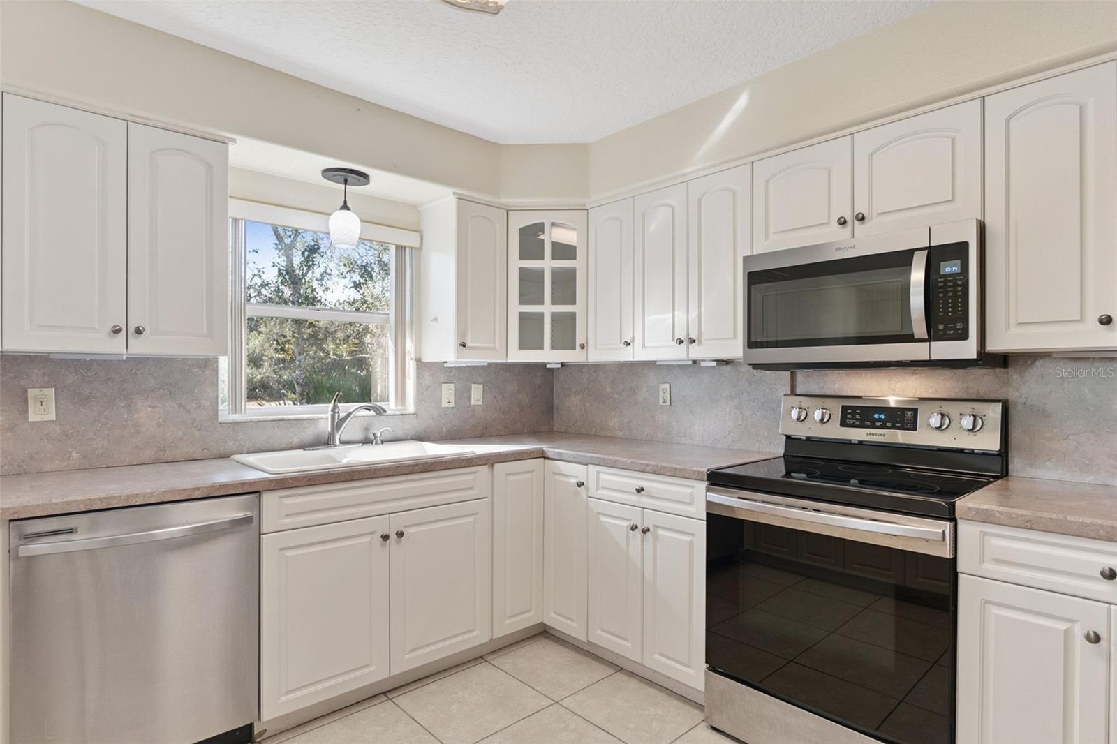 Image 18 of 45 For 1396 8th Avenue