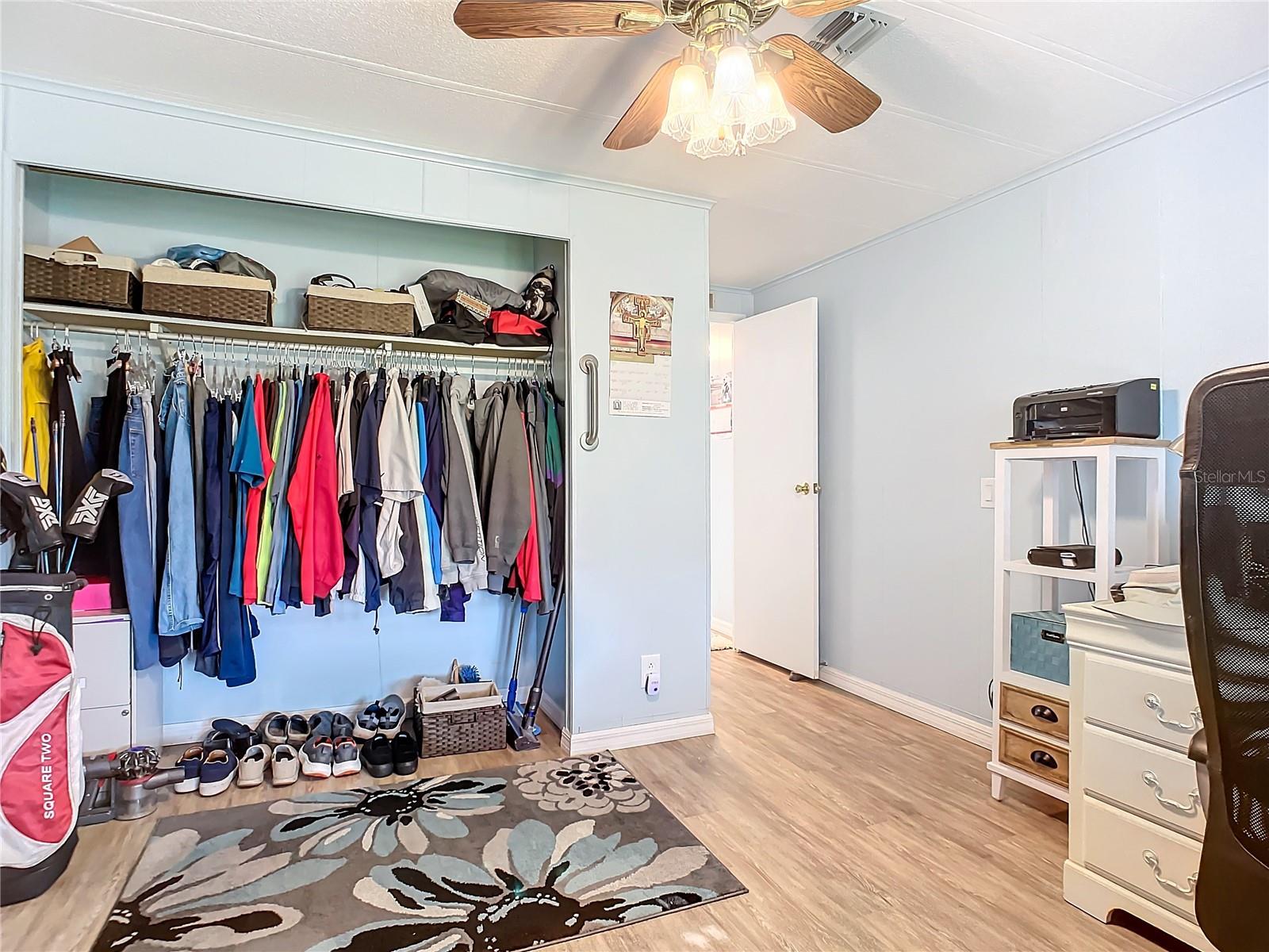 Listing photo id 21 for 812 Swallow Lane M142