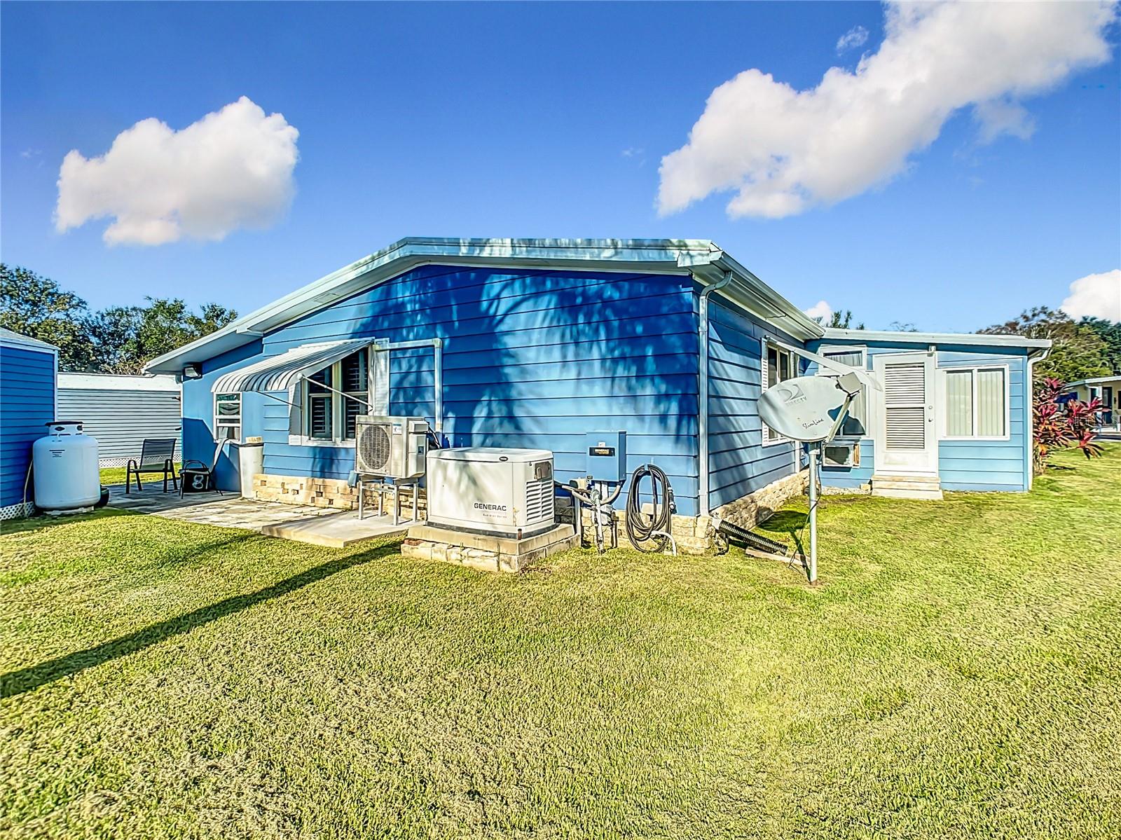 Listing photo id 36 for 812 Swallow Lane M142