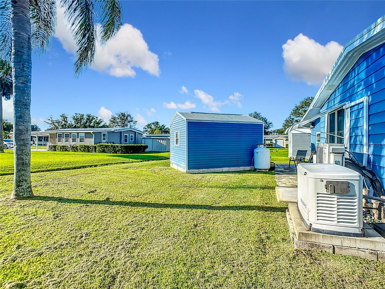 Listing photo id 38 for 812 Swallow Lane M142