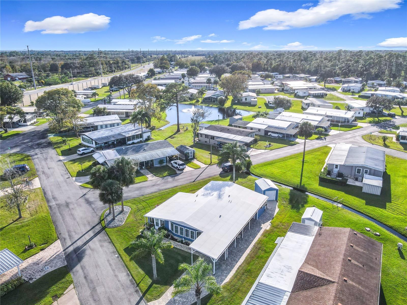 Listing photo id 41 for 812 Swallow Lane M142