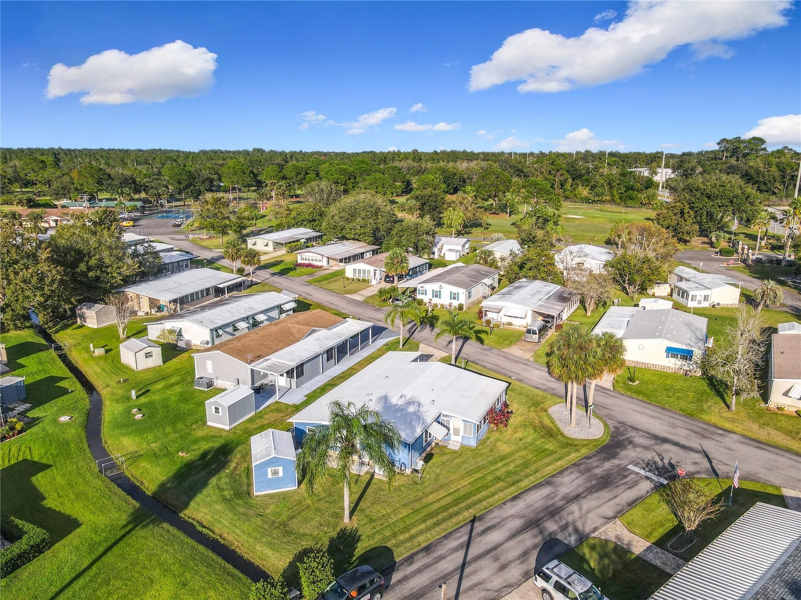 Listing photo id 42 for 812 Swallow Lane M142