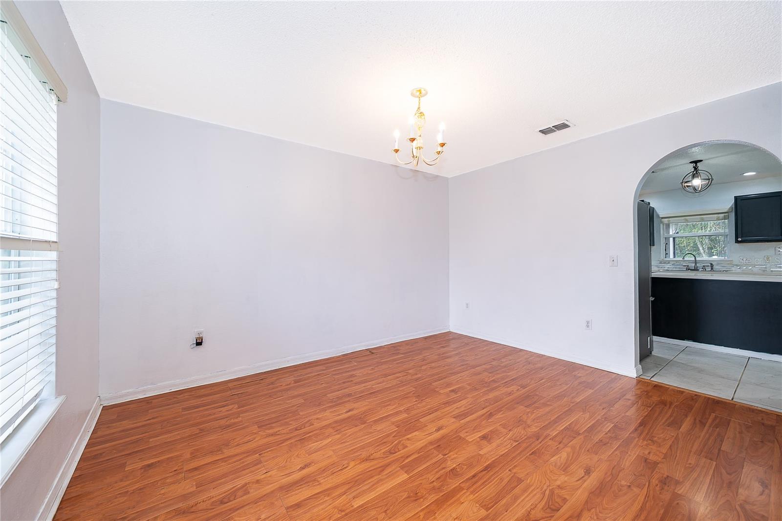 Image 12 of 27 For 10409 Laxton Street