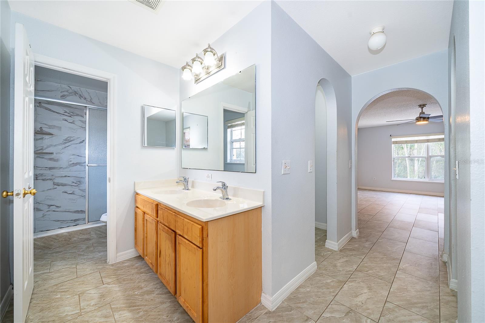 Image 16 of 27 For 10409 Laxton Street