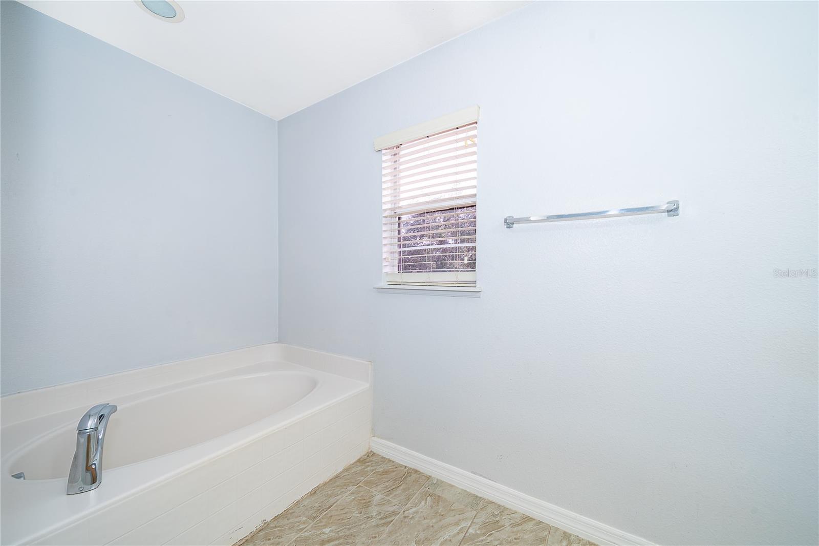 Image 20 of 27 For 10409 Laxton Street