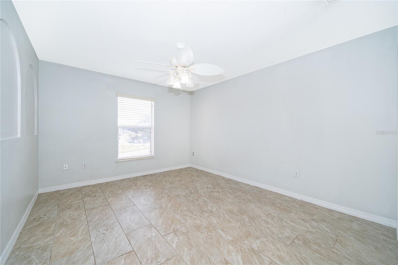 Image 21 of 27 For 10409 Laxton Street