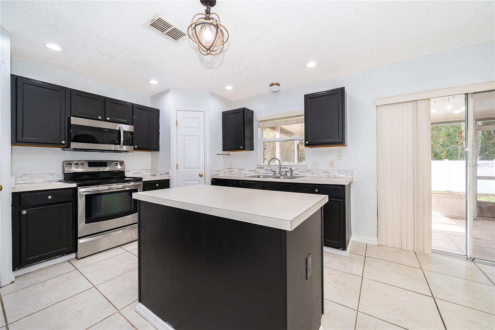 Image 7 of 27 For 10409 Laxton Street