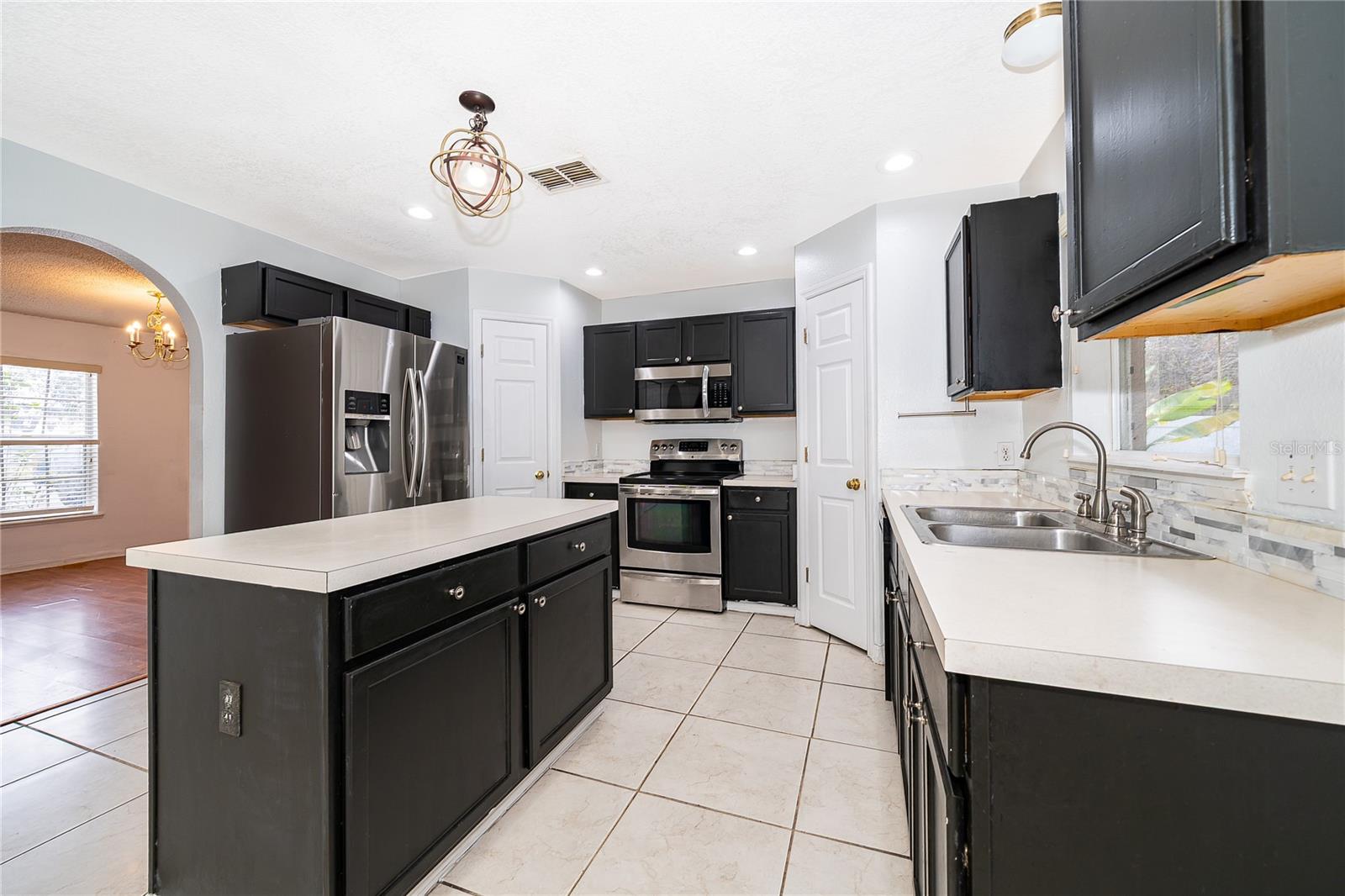 Image 8 of 27 For 10409 Laxton Street