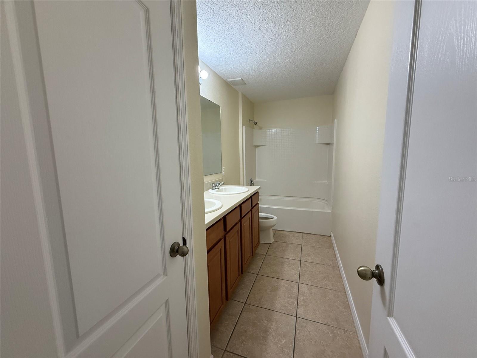 Image 27 of 46 For 2076 Leather Fern Drive