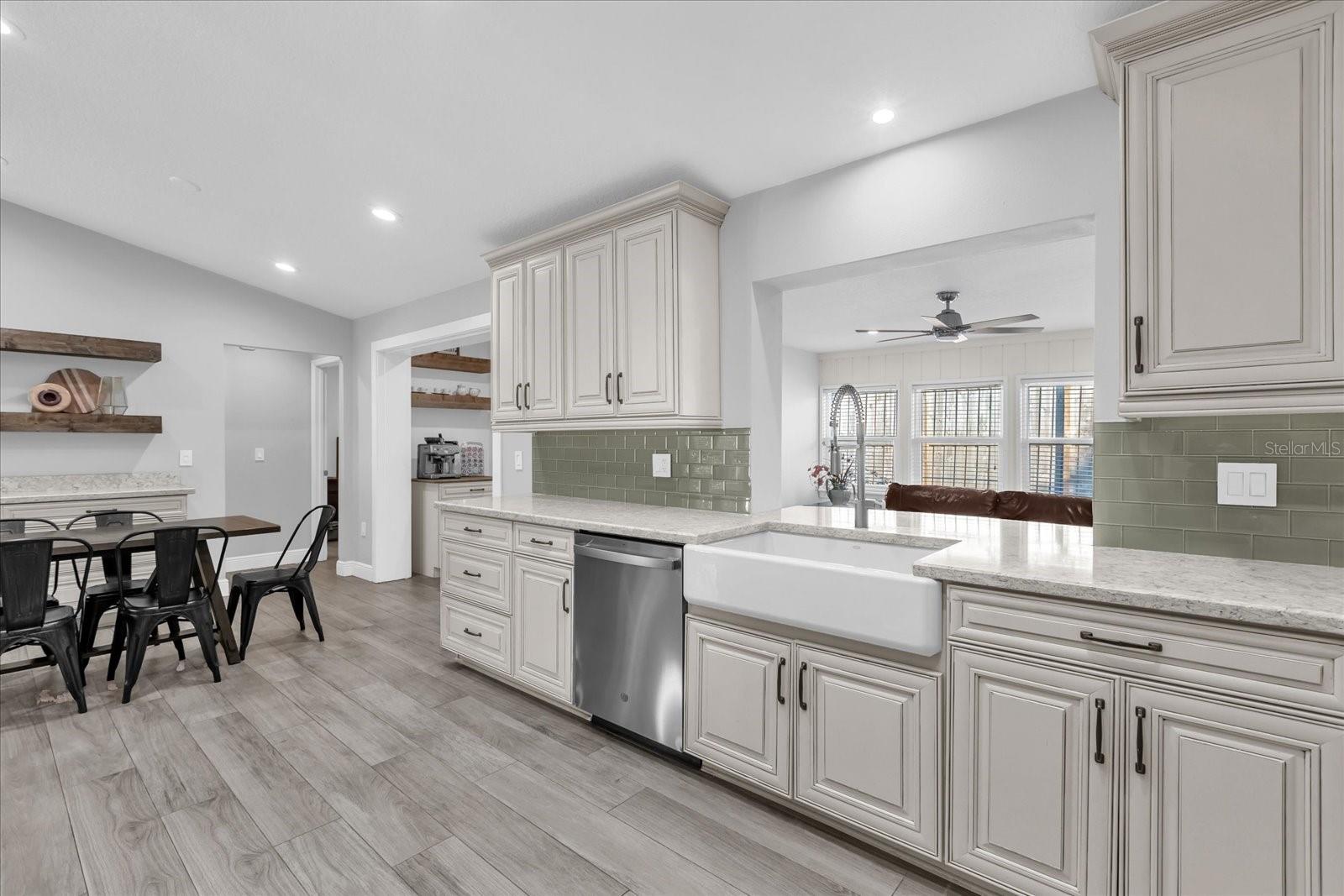 Image 18 of 38 For 836 Maraval Court