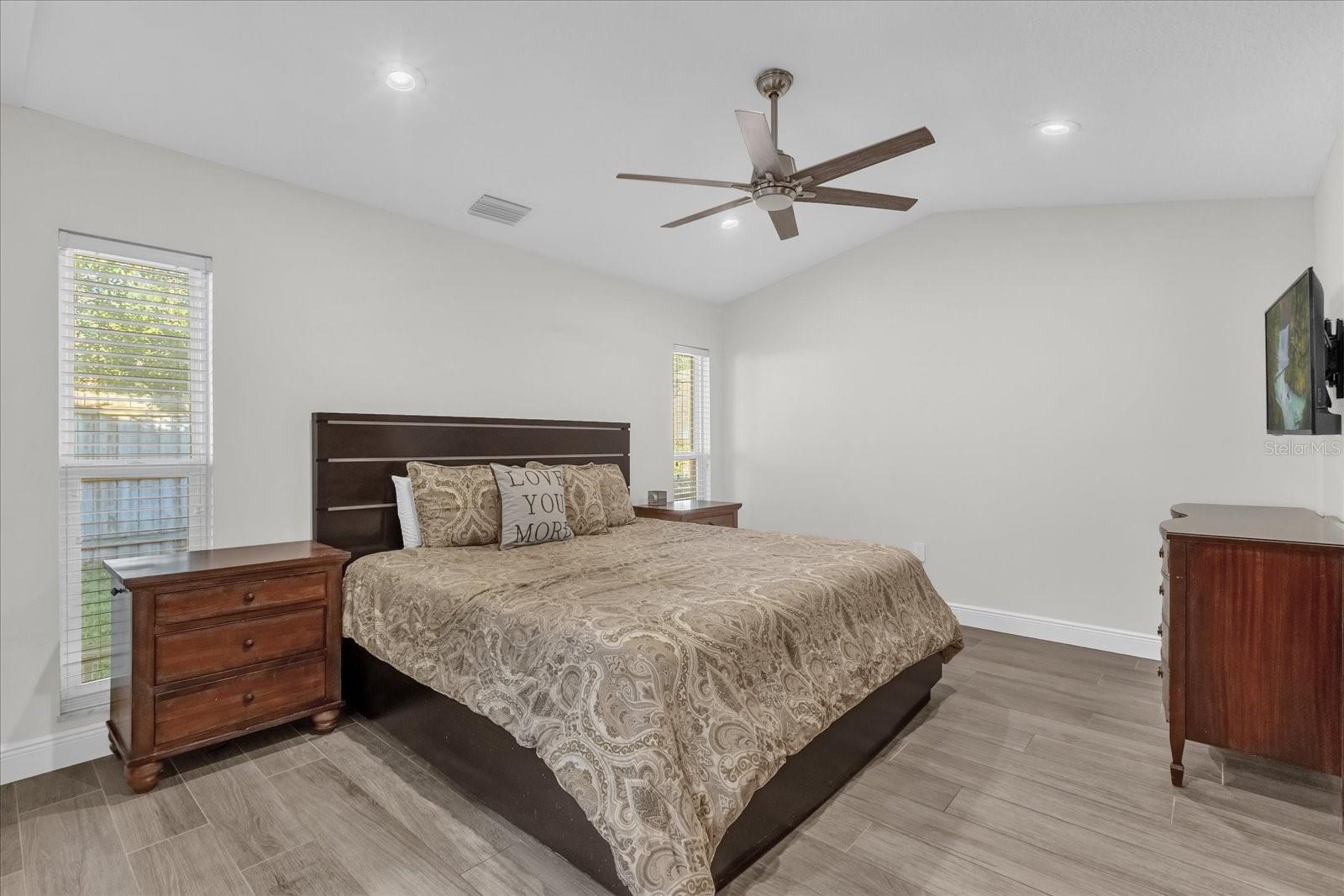 Image 22 of 38 For 836 Maraval Court