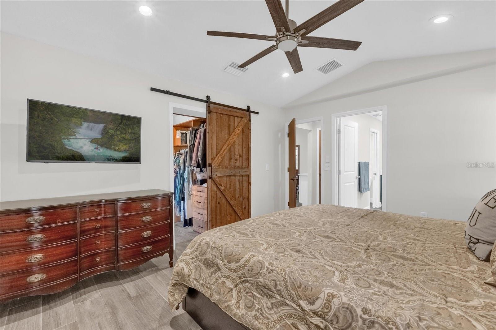 Image 23 of 38 For 836 Maraval Court