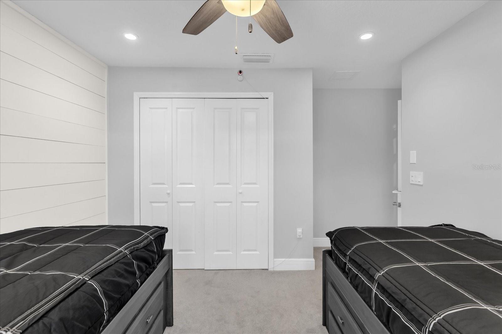 Image 28 of 38 For 836 Maraval Court