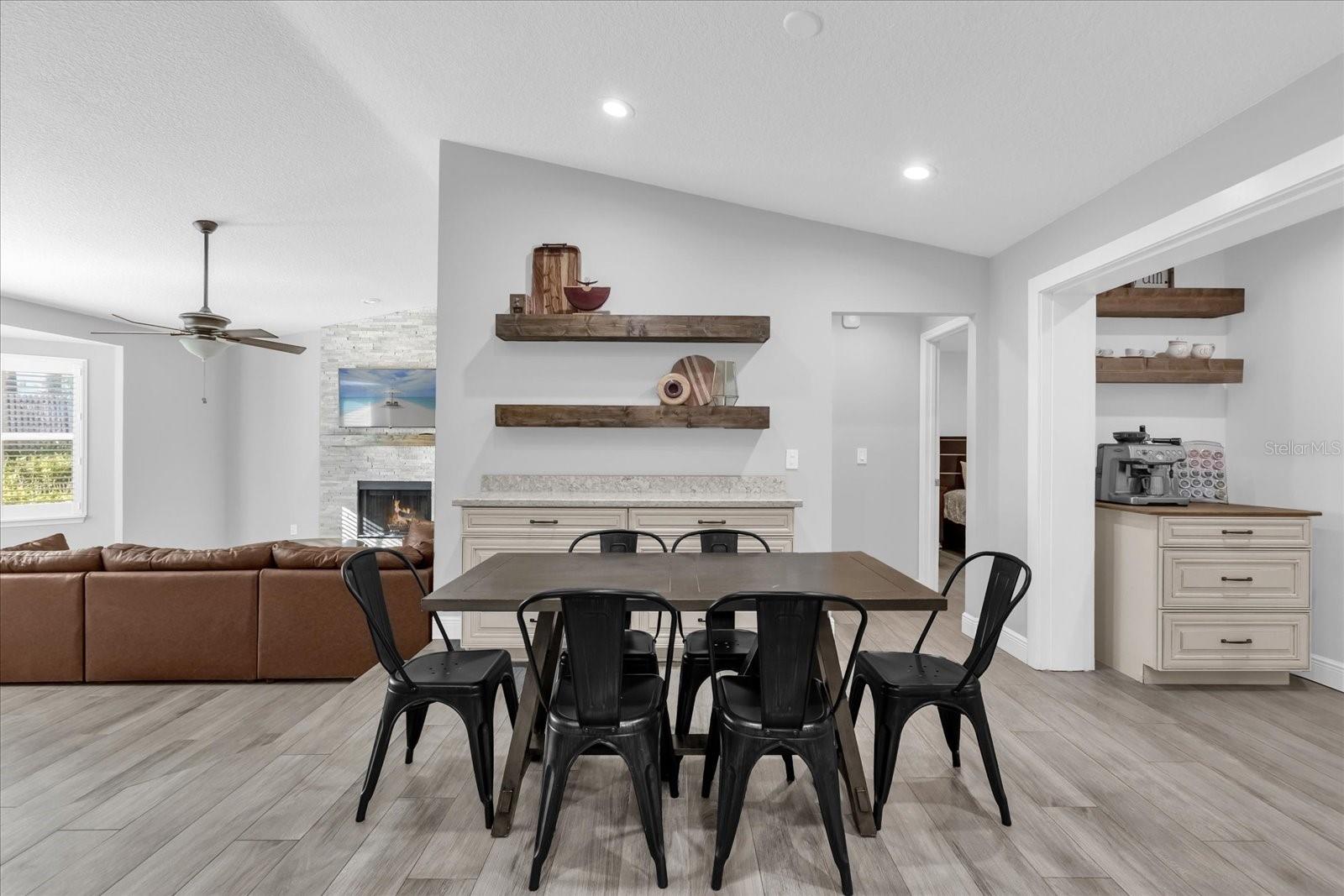 Image 4 of 38 For 836 Maraval Court