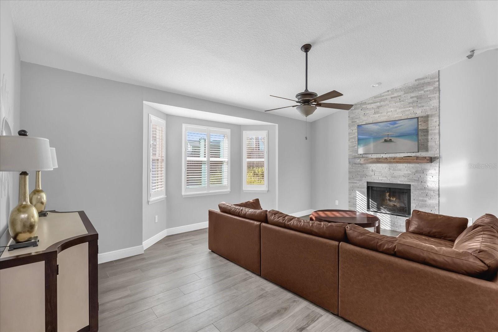 Image 9 of 38 For 836 Maraval Court