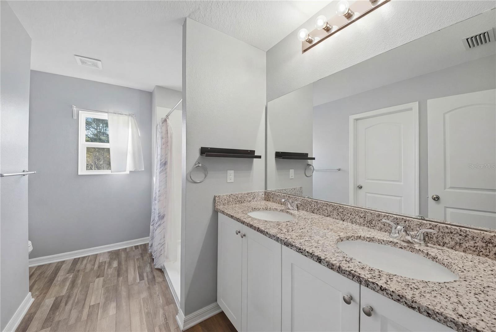 Image 23 of 48 For 1406 Teal Court