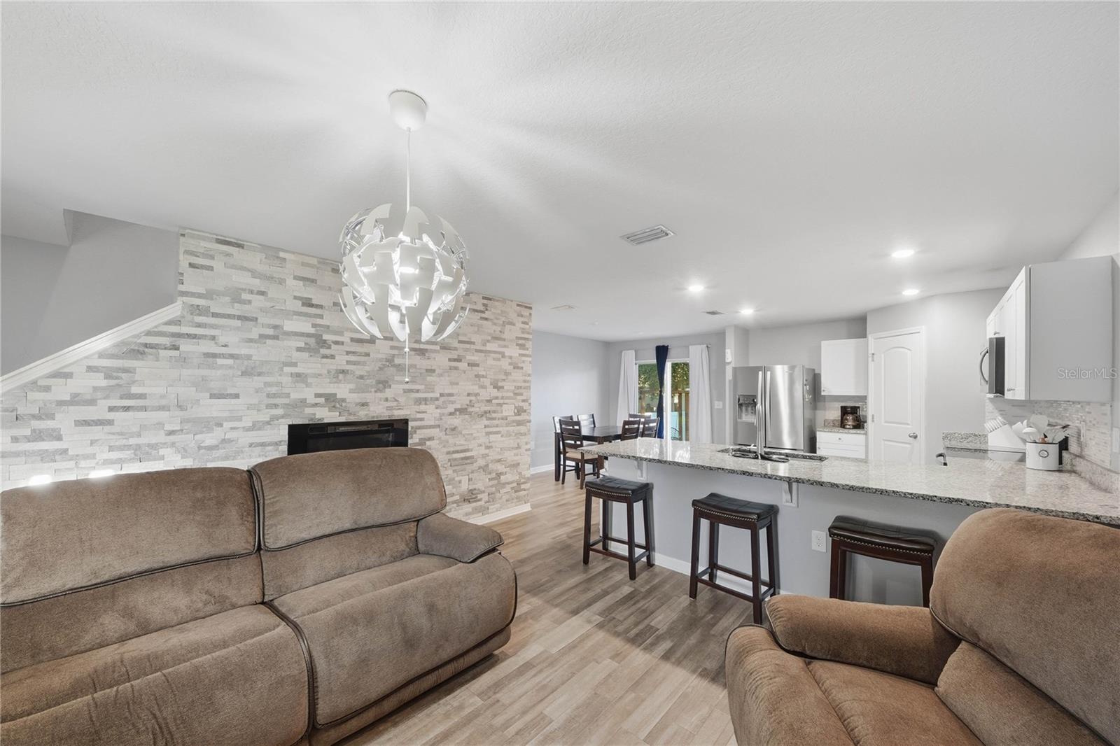 Image 5 of 48 For 1406 Teal Court