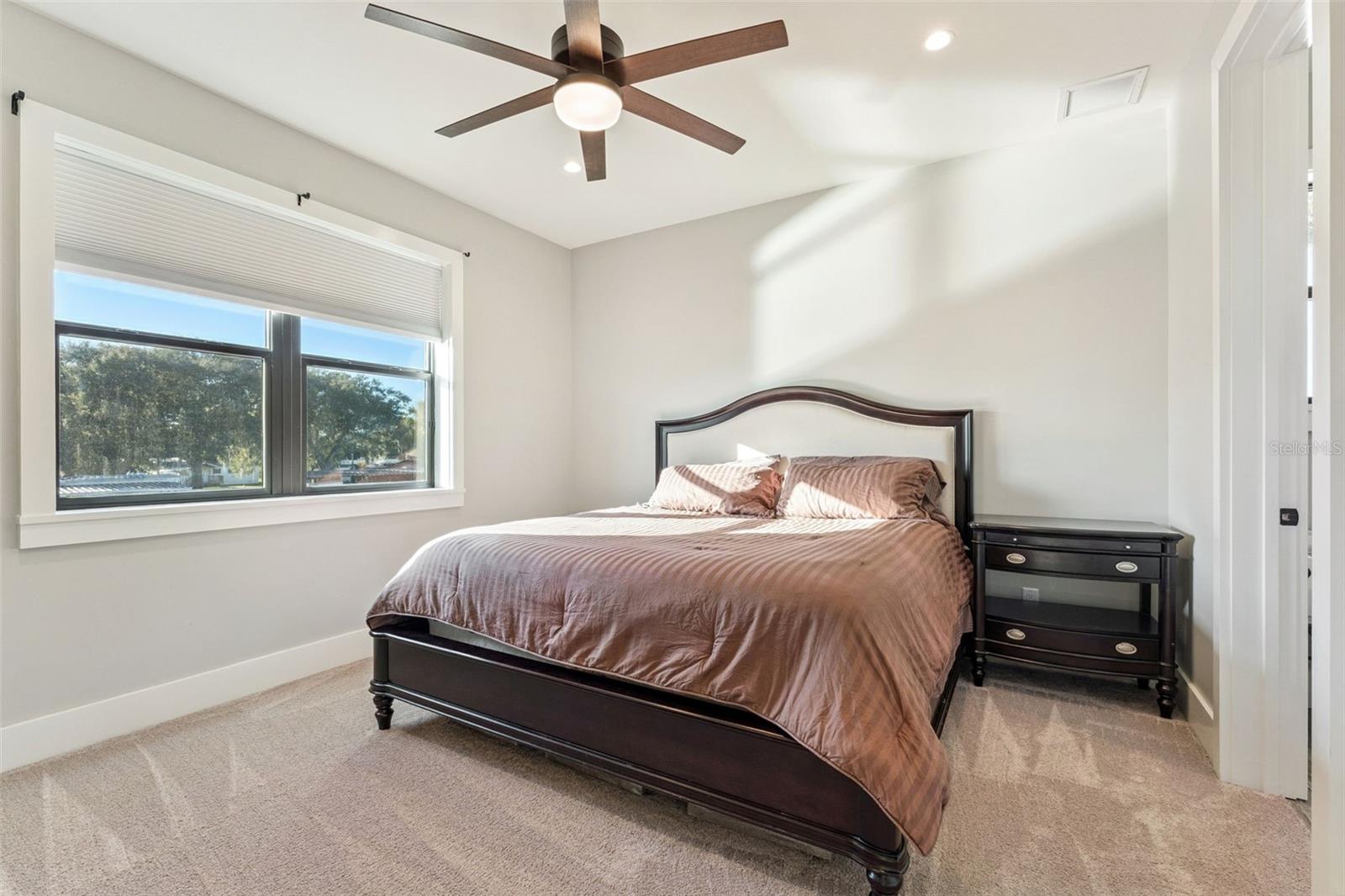 Image 25 of 42 For 2072 Starboard Drive