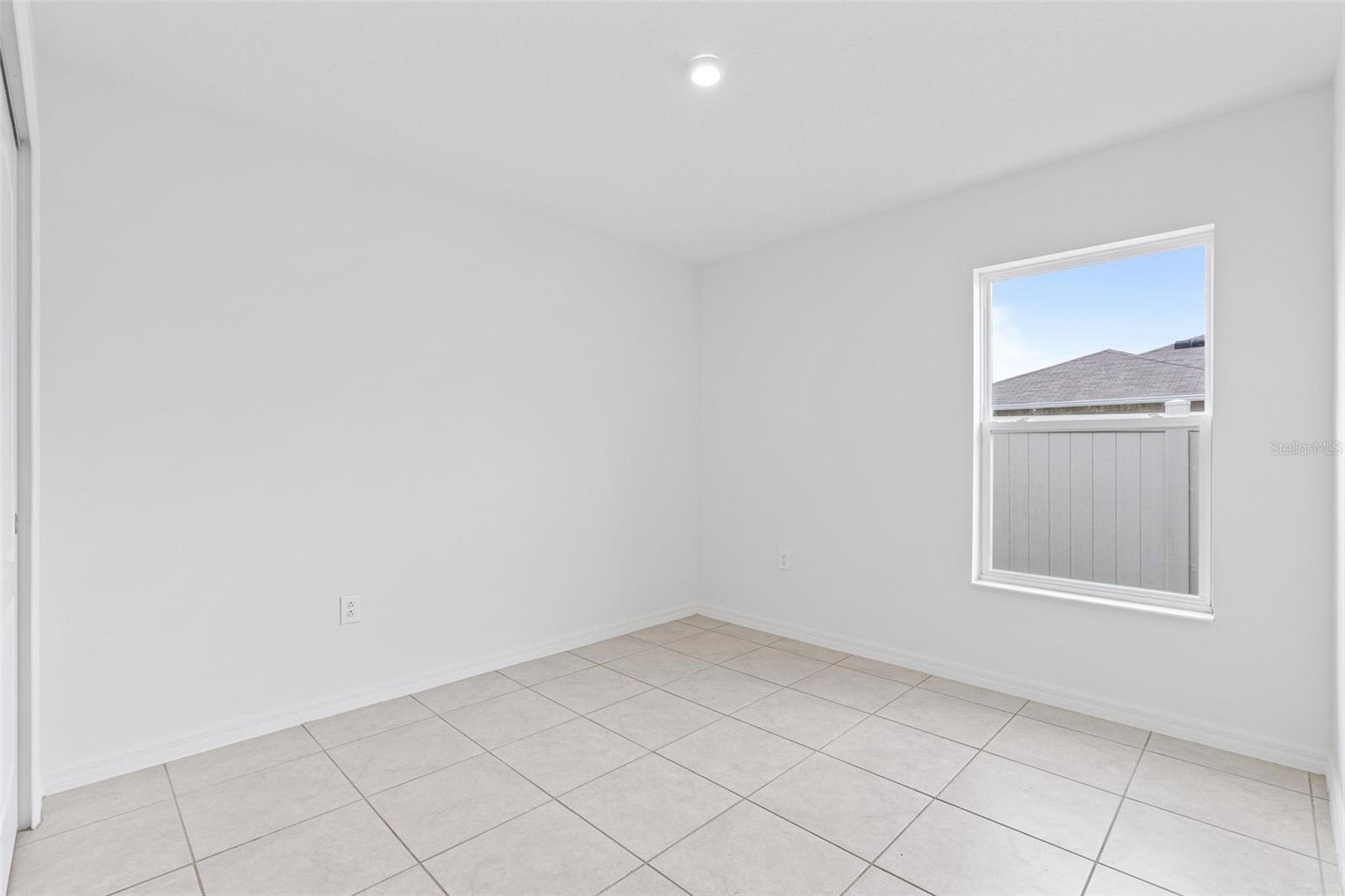 Image 13 of 35 For 1557 Venice Lane