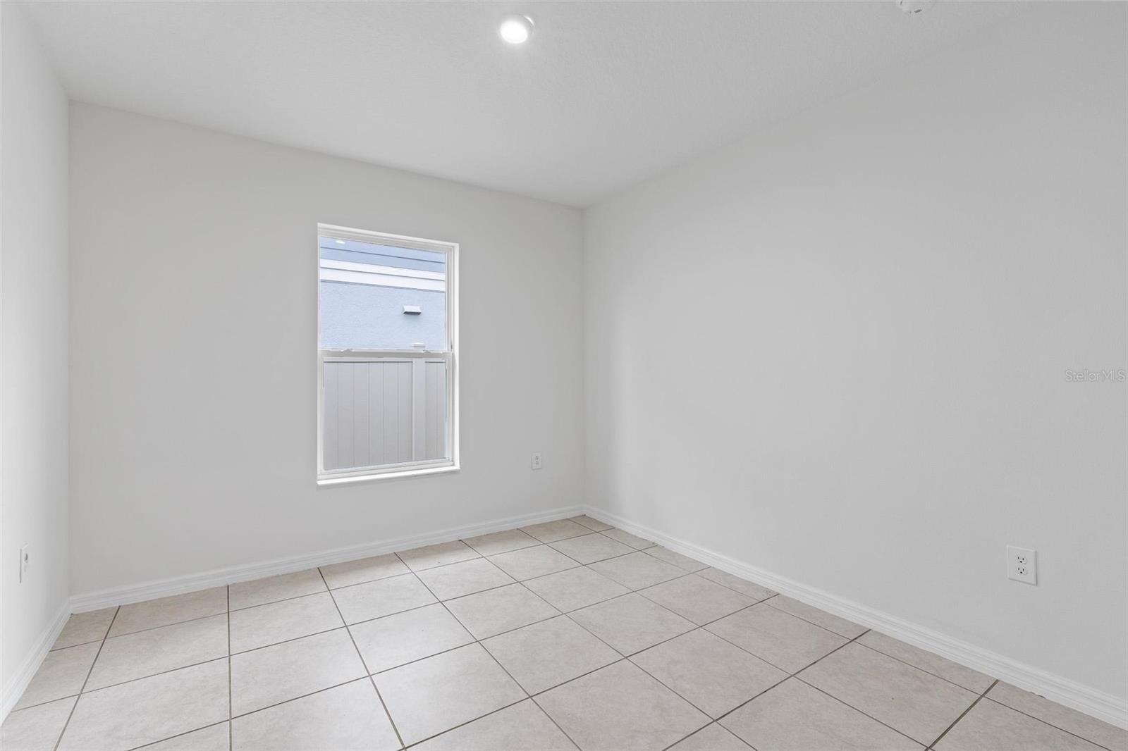 Image 17 of 35 For 1557 Venice Lane