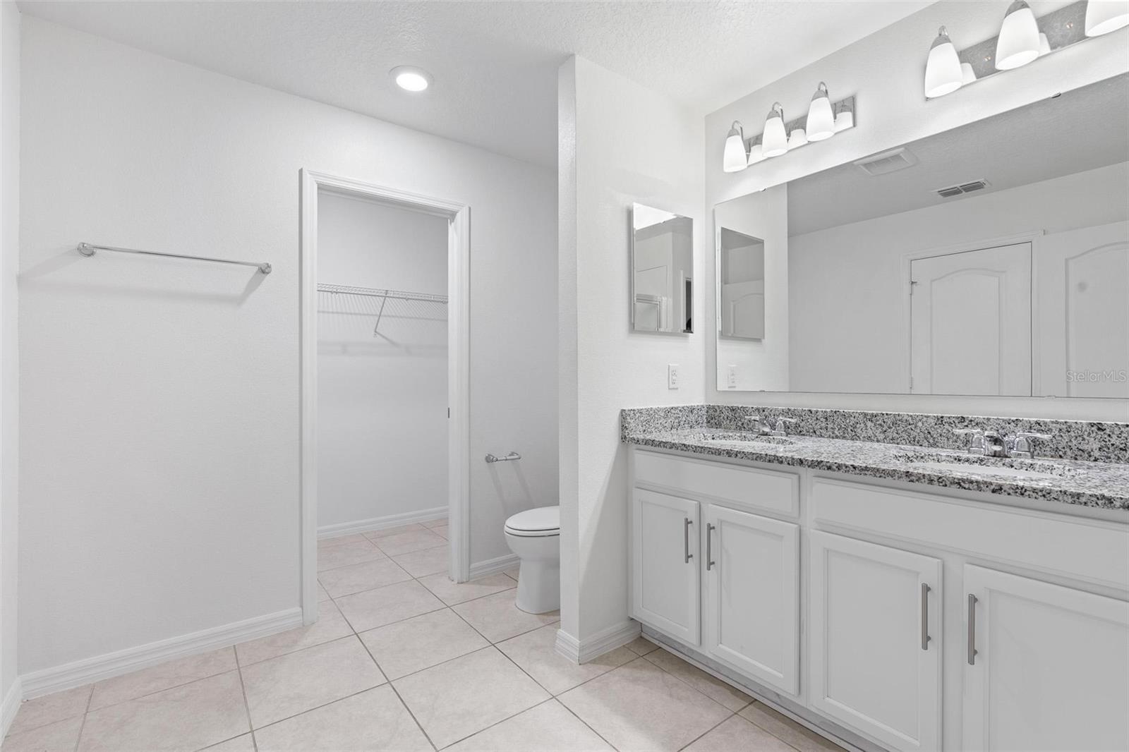 Image 22 of 35 For 1557 Venice Lane